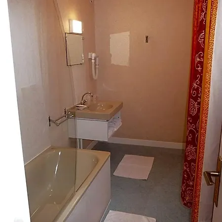 Du Marais 2*